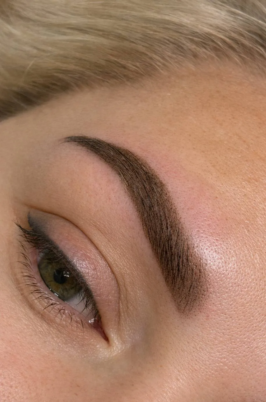 Пудровые брови — перманентный макияж